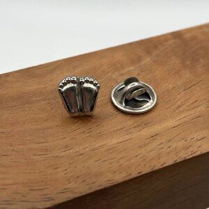 Vintage 1979 V. Evers Precious Feet Silver Tone Baby Lapel Pin USA Pro Life